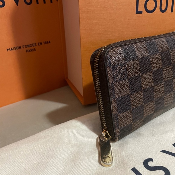 Louis Vuitton Damier Ebene Wallet - Picture 9 of 16